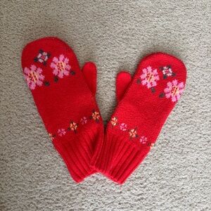 NWT Old Navy Woman’s Vibrant Red Floral Mittens
